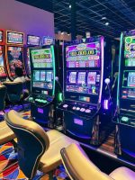 How To Play Slots In Casino Games